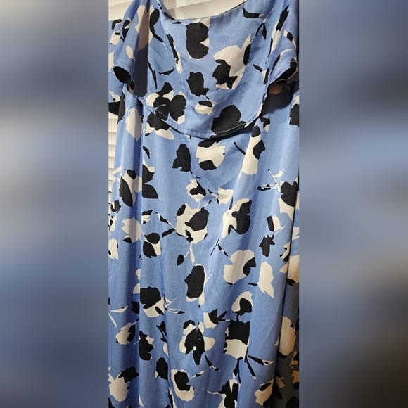 Floral Blue Off-Shoulder Dress Size 48 - Picture 3 of 7